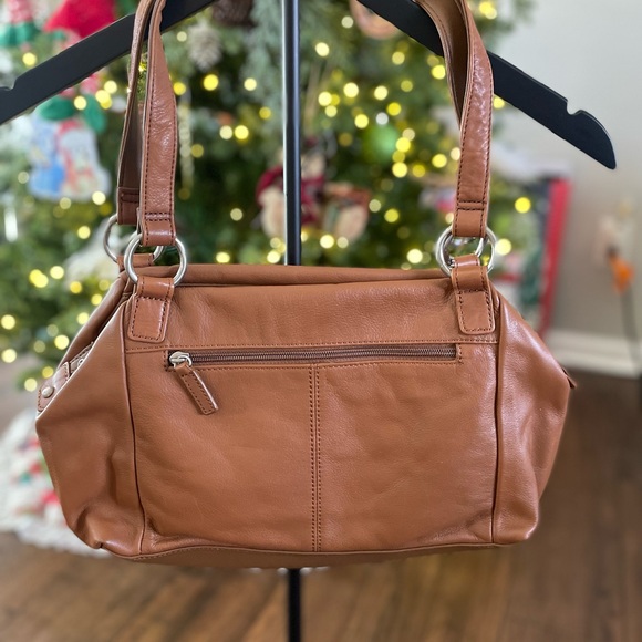 St. John's Bay Tan Leather Shoulder Bag - Picture 4 of 7
